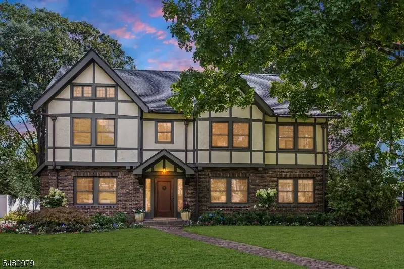 121 Christopher St, Montclair, NJ 07042 - #1