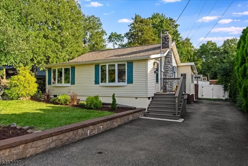 26 Lenape Trl, Packanack Lake, NJ 07470 - #1