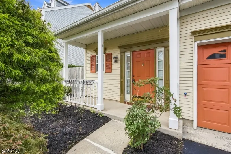 15 Champlain Way, Franklin Park, NJ 08823 - #3