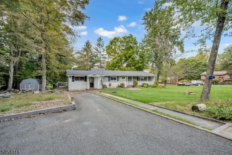 10 Hunters Ln, Byram, NJ 07821 - #1