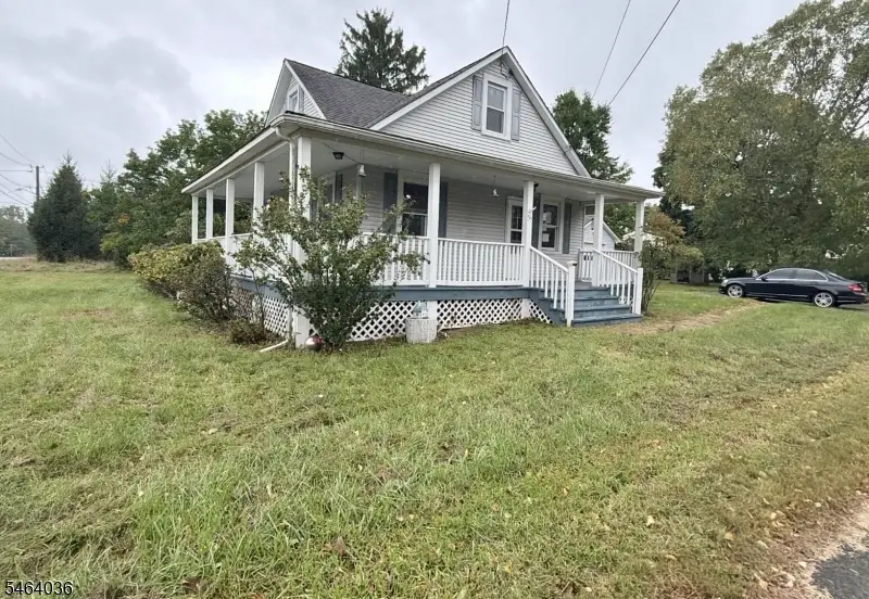 31 Fourth St, Flagtown, NJ 08821 - #1