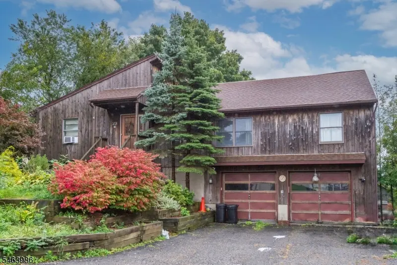 23 Glenridge Rd, Upper Greenwood Lake, NJ 07421 - #2