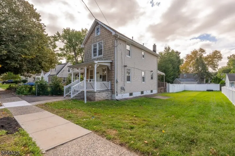 704 W Lake Ave, Rahway, NJ 07065 - #2