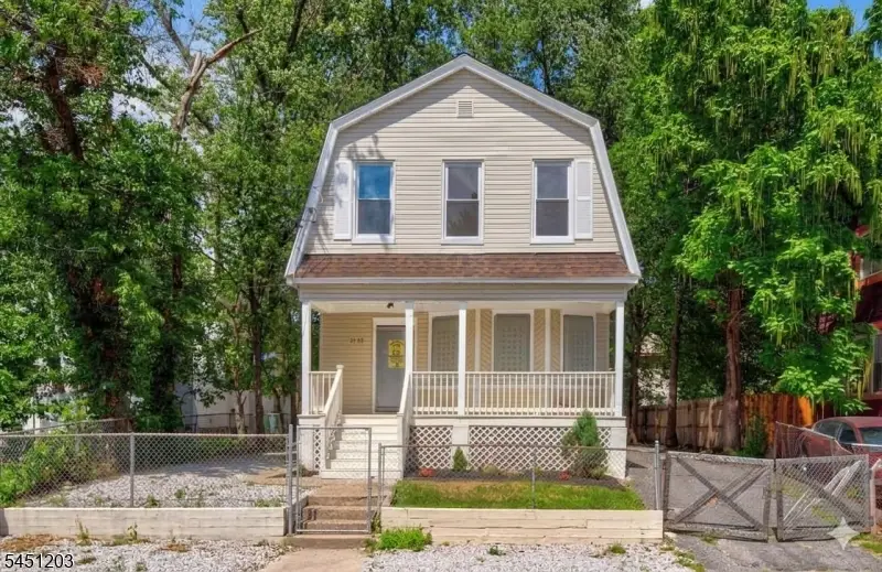 31 Voorhees St, Newark, NJ 07108 - #1