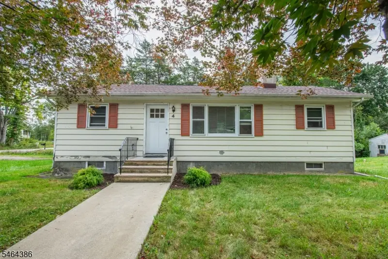 4 Gilbert Dr, Glenwood, NJ 07418 - #1