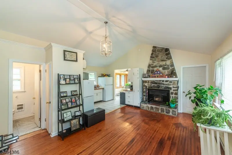 4 Gilbert Dr, Glenwood, NJ 07418 - #3