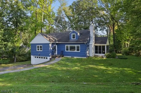 192 Rensselaer Rd, Essex Fells Twp., NJ 07021