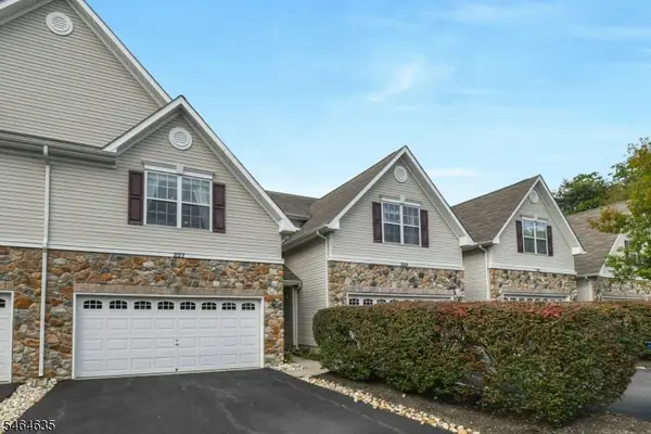 227 Concord Pl, Hopewell Twp., NJ 08534