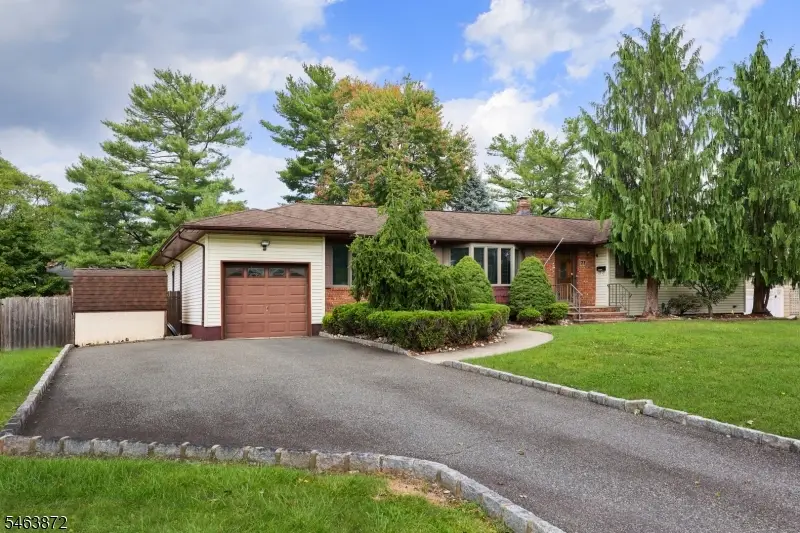 77 Schwin Drive, Clark, NJ 07066 - #3
