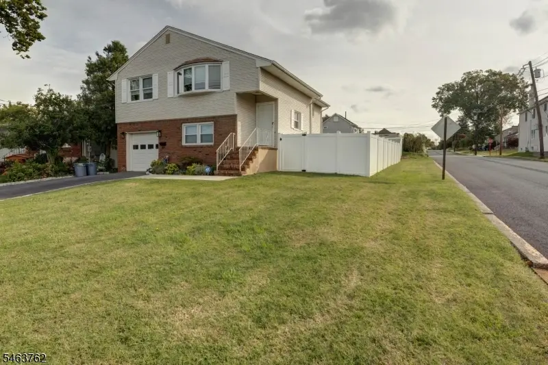 301 N 16th St, Kenilworth, NJ 07033 - #3