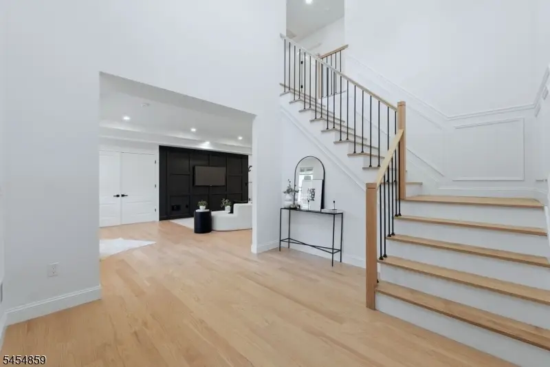 17 Blake Dr, Clark, NJ 07066 - #3