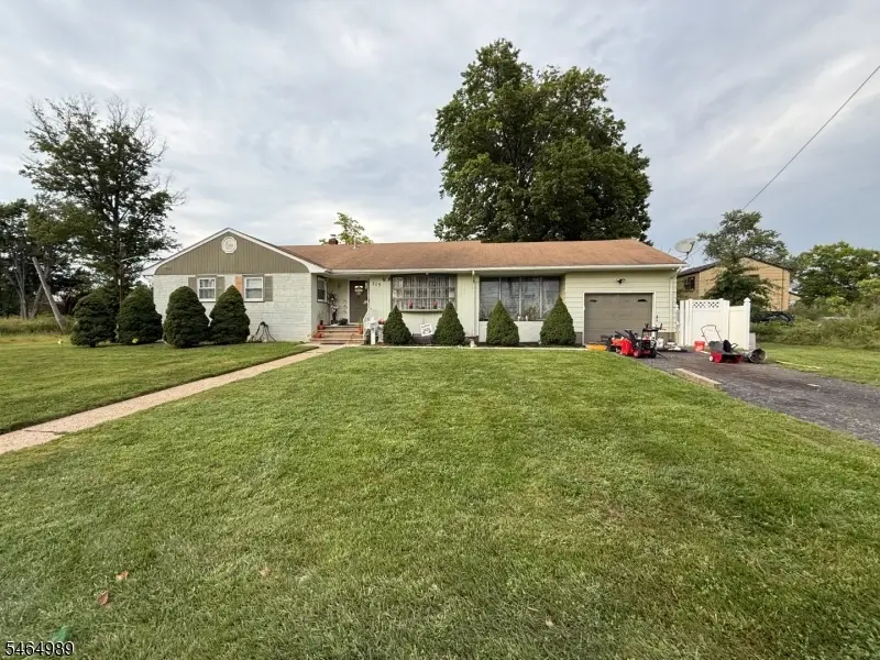 115 Crampton Ave, Woodbridge, NJ 07095 - #1