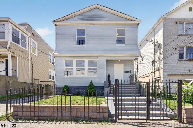 17 Wolcott Ter, Newark, NJ 07112 - #1
