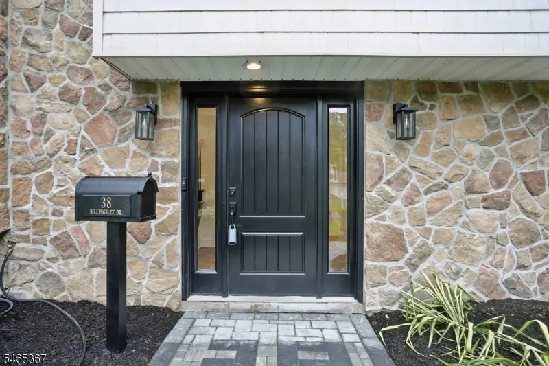 38 Billingsley Dr, Livingston, NJ 07039 - #3