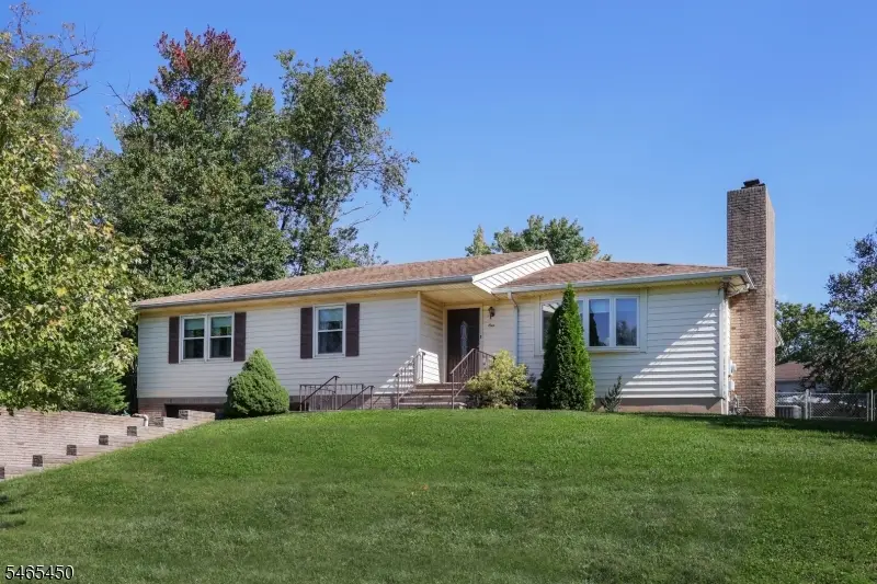 1 Longfellow Ln, Clark, NJ 07066 - #2
