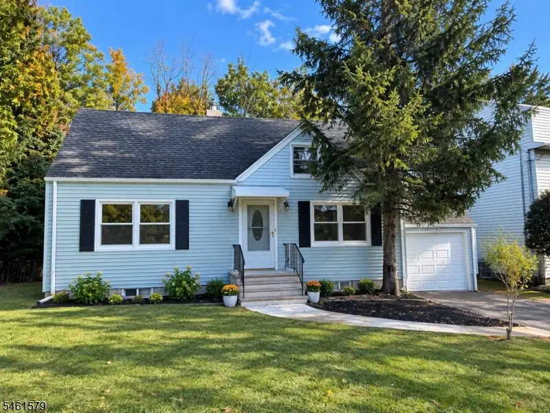 31 Glenview Dr, West Orange, NJ 07052 - #1