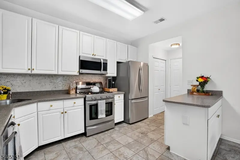 45 Hancock Dr, Morris, NJ 07960 - #3
