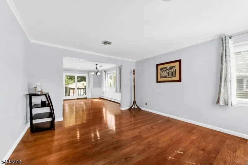 9 Shetland Dr, Clark, NJ 07066 - #3