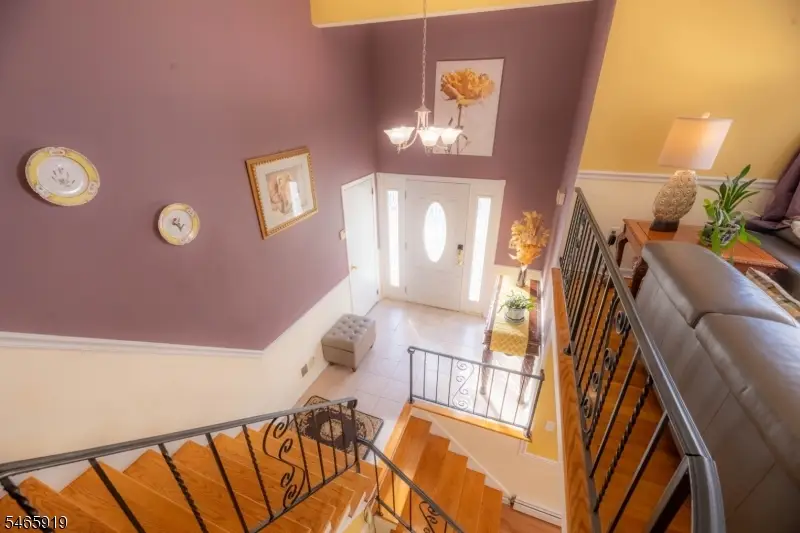 4 Charles Ct, Edison, NJ 08820 - #3
