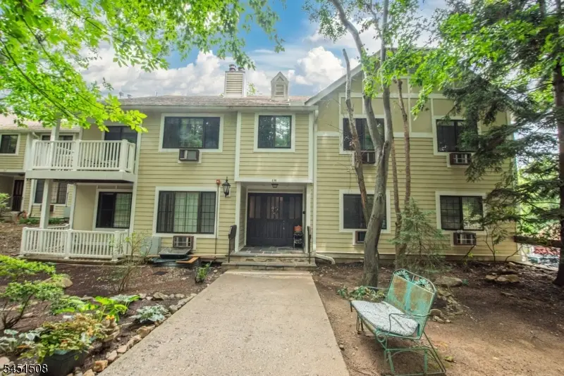 4 B-c Foxwood Dr #C, Morris Plains, NJ 07950 - #2