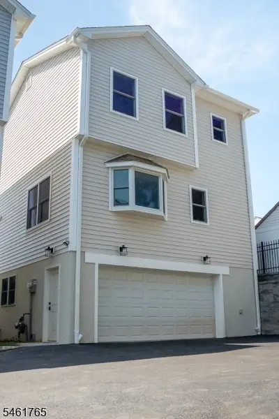 182 A East 25th St, Paterson City, NJ 07514