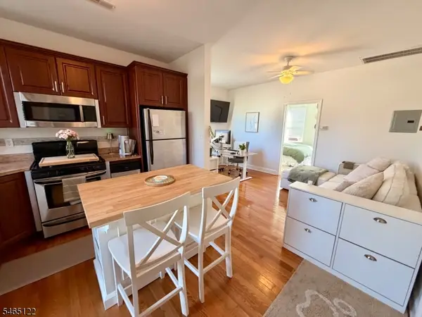 80 Bay St #9, Montclair Twp., NJ 07042