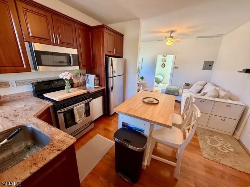 80 Bay St #9, Montclair, NJ 07042 - #3