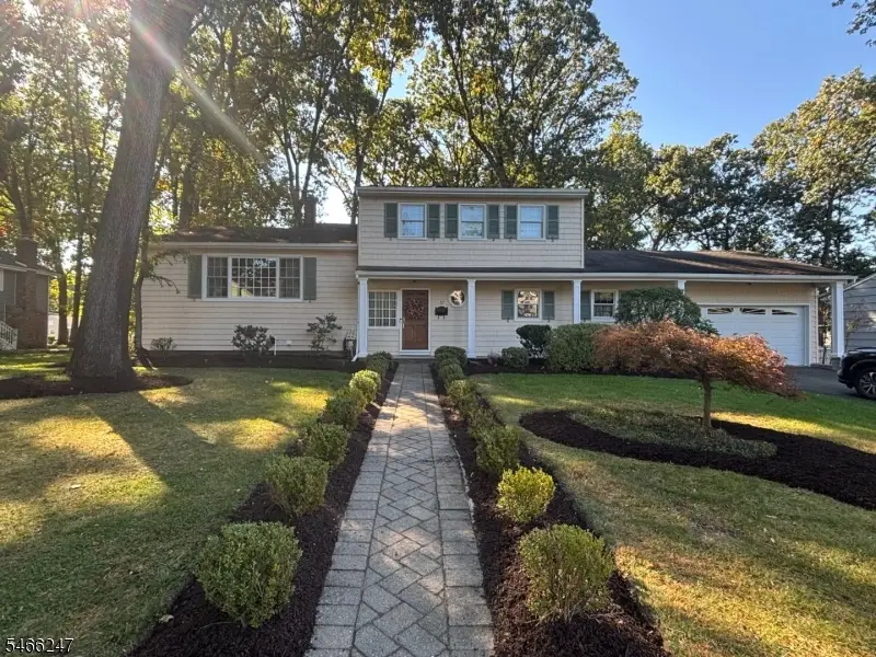 17 Chandler Dr, Packanack Lake, NJ 07470 - #1
