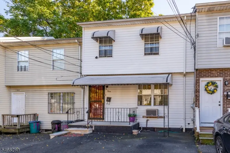 194 Pearl St, Paterson, NJ 07501 - #2