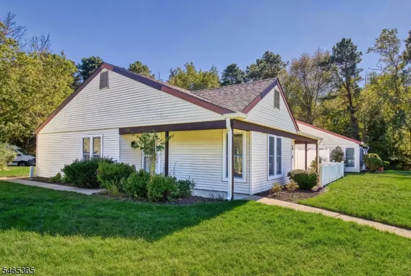 681A Huntington Dr, Manchester, NJ 08759 - #3