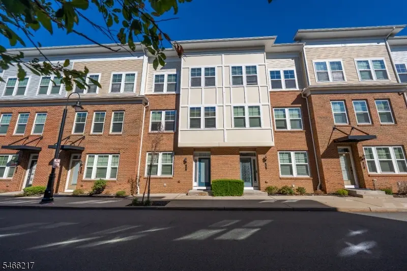 14 Fleet St, North Brunswick, NJ 08902 - #1