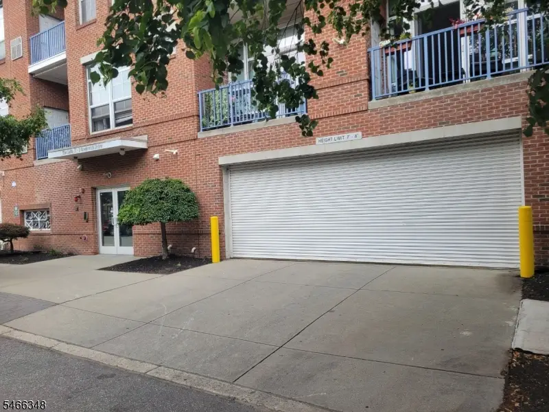 3 Greenwich Dr #84, Jersey City, NJ 07305 - #2