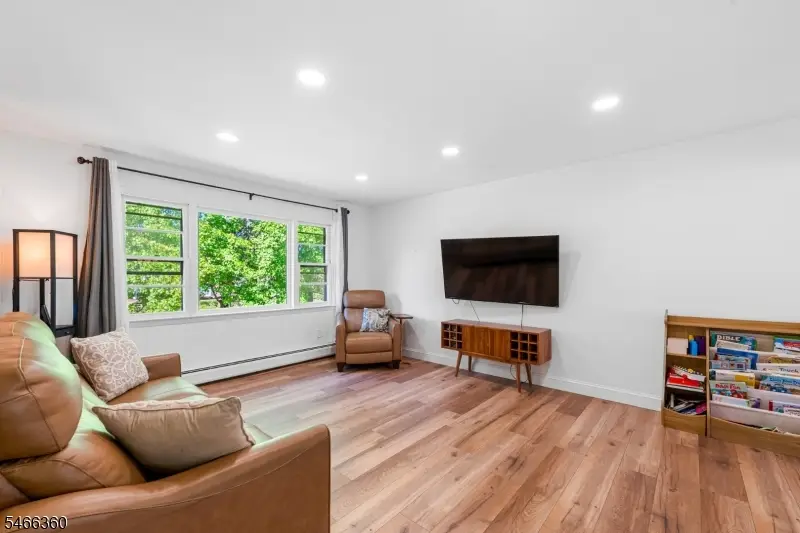 4 Horizon Dr, Roxbury, NJ 07876 - #3