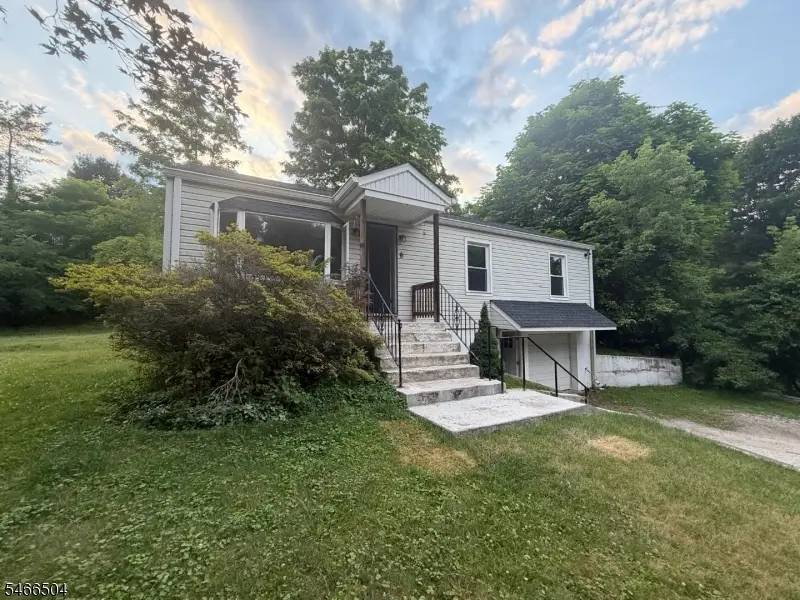 6 Stickles Pond Rd, Andover, NJ 07860 - #1