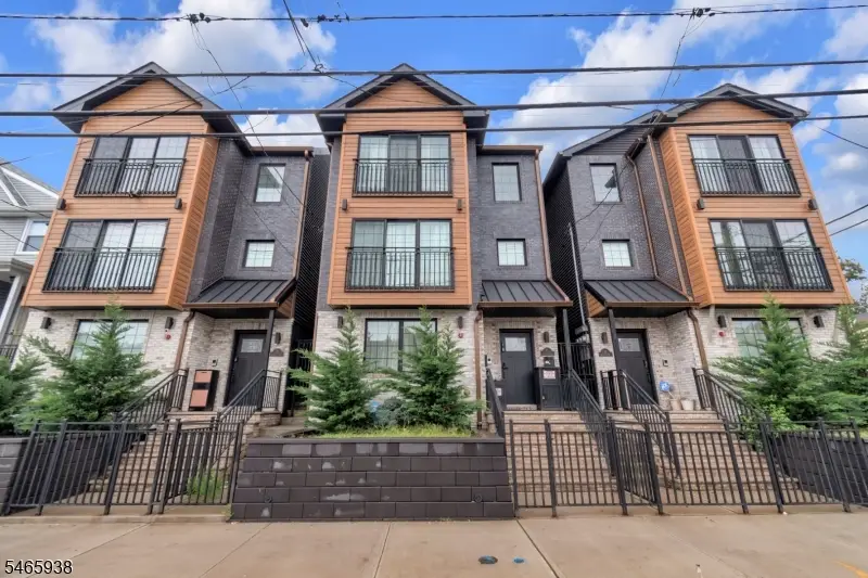 73 Stuyvesant Ave, Newark, NJ 07106 - #1
