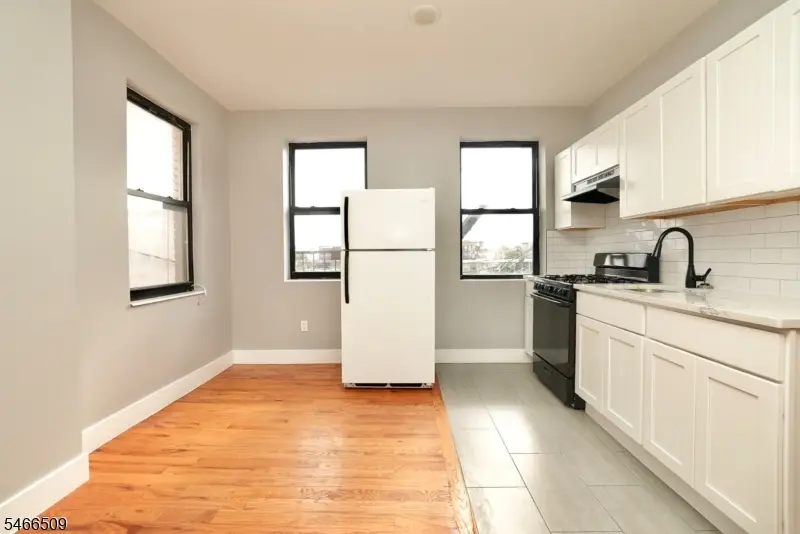 11 Cottage St, Newark, NJ 07102 - #3