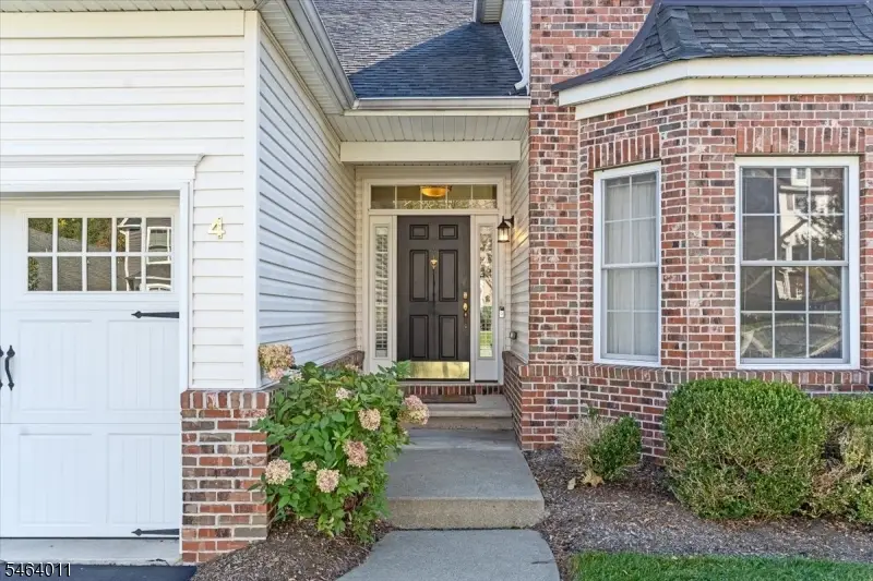 4 Bluffs Ct, Hamburg, NJ 07419 - #2