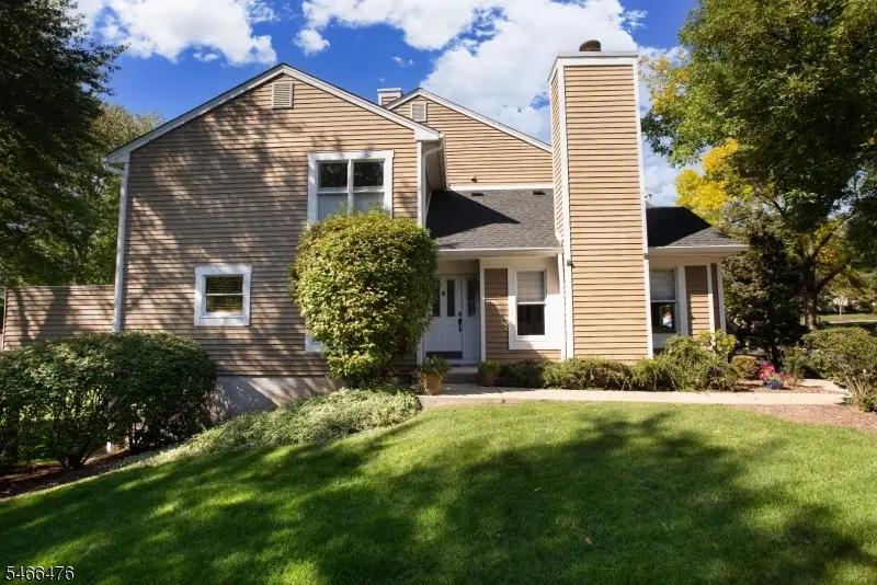 5 Eton Ct, The Hills, NJ 07921 - #1