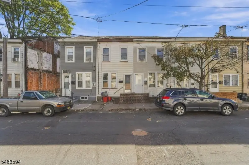 733 Adeline St, Trenton, NJ 08611 - #1