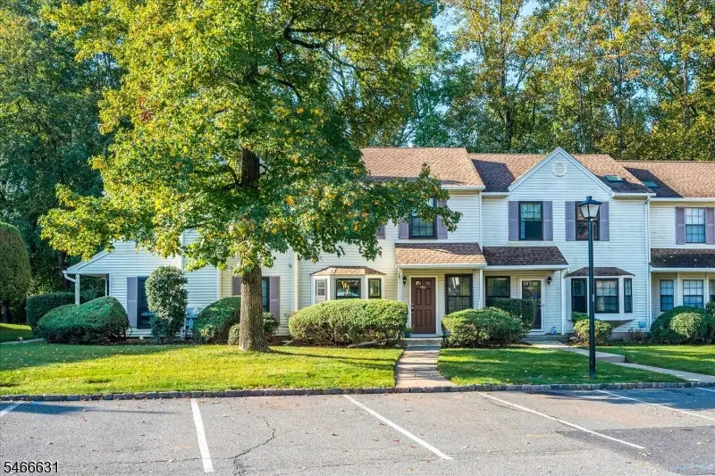 3302 Stonehedge Rd, Edison, NJ 08820 - #1