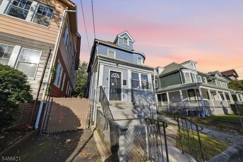 27 Richelieu Ter, Newark, NJ 07106 - #3