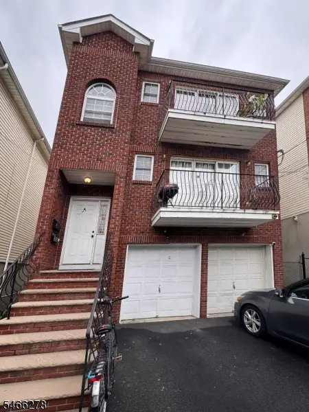 47 Crawford St, Newark, NJ 07102 - #1