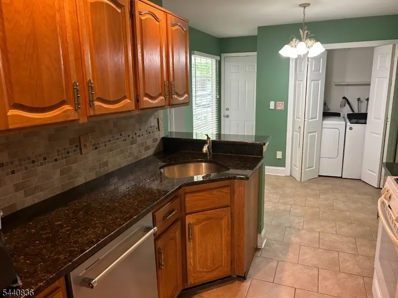42 Myrtle Ct, Whitehouse Station, NJ 08889 - #3