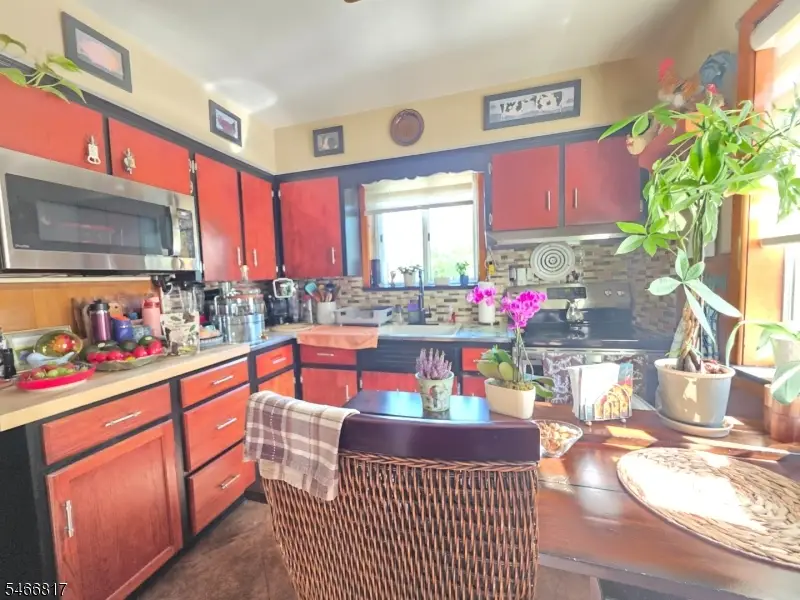 176 Kensington Ave, Colonia, NJ 07067 - #3