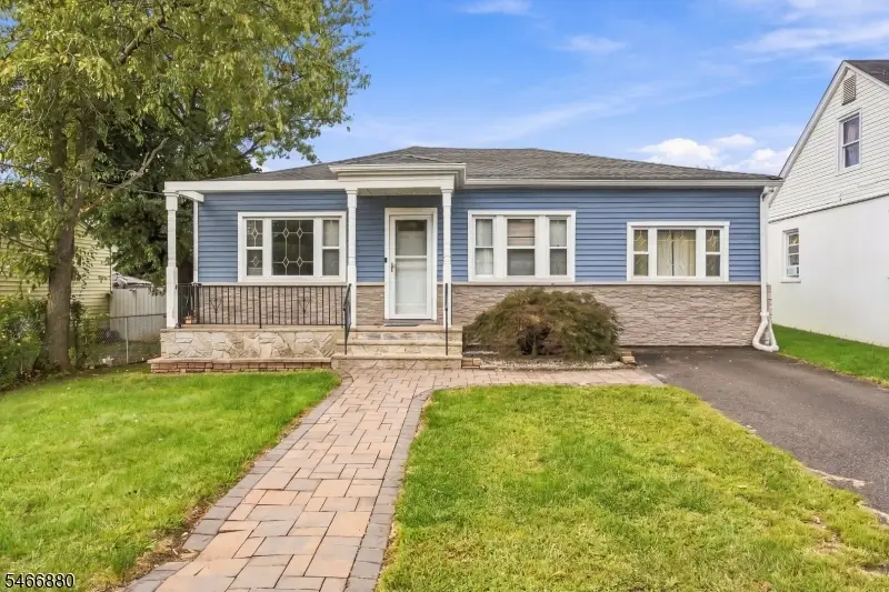 28 Newport Ave, Franklin, NJ 08873 - #1