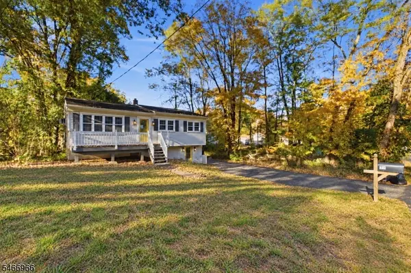 39 Brookwood Dr, Byram Twp., NJ 07874
