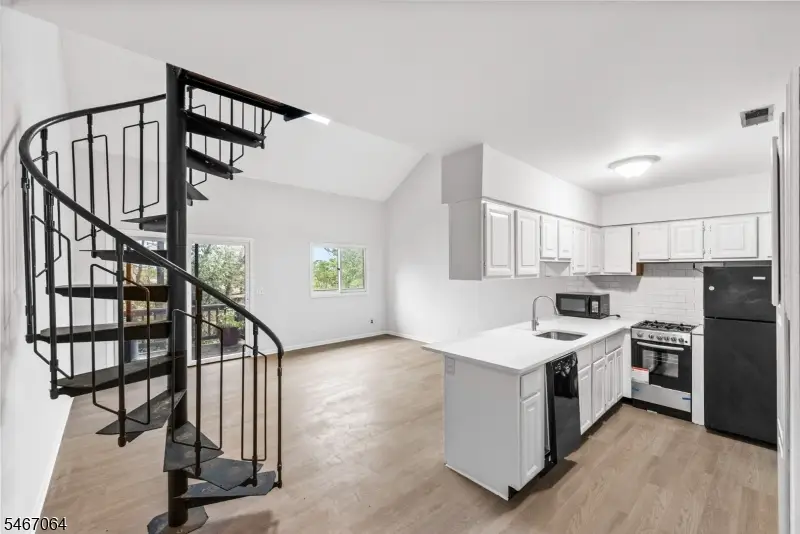 4 Brandywine Ct #8, Vernon Center, NJ 07462 - #3