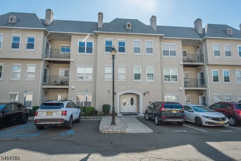 324 Brittany Dr, Wayne, NJ 07470 - #1