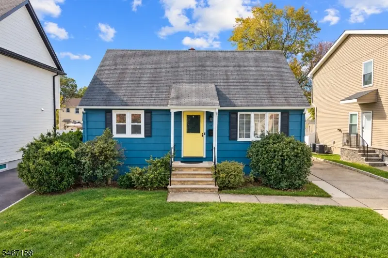 49 Warren St, Clifton, NJ 07013 - #1