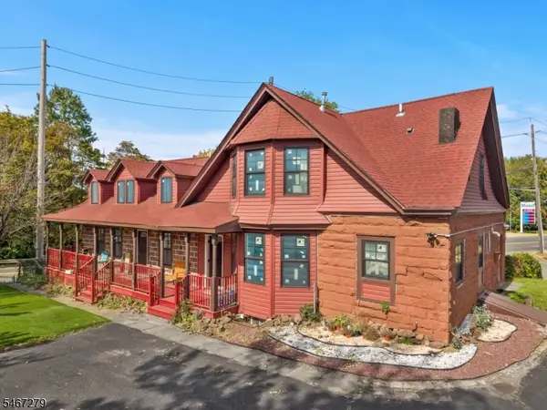 891 River Dr, Elmwood Park Boro, NJ 07407